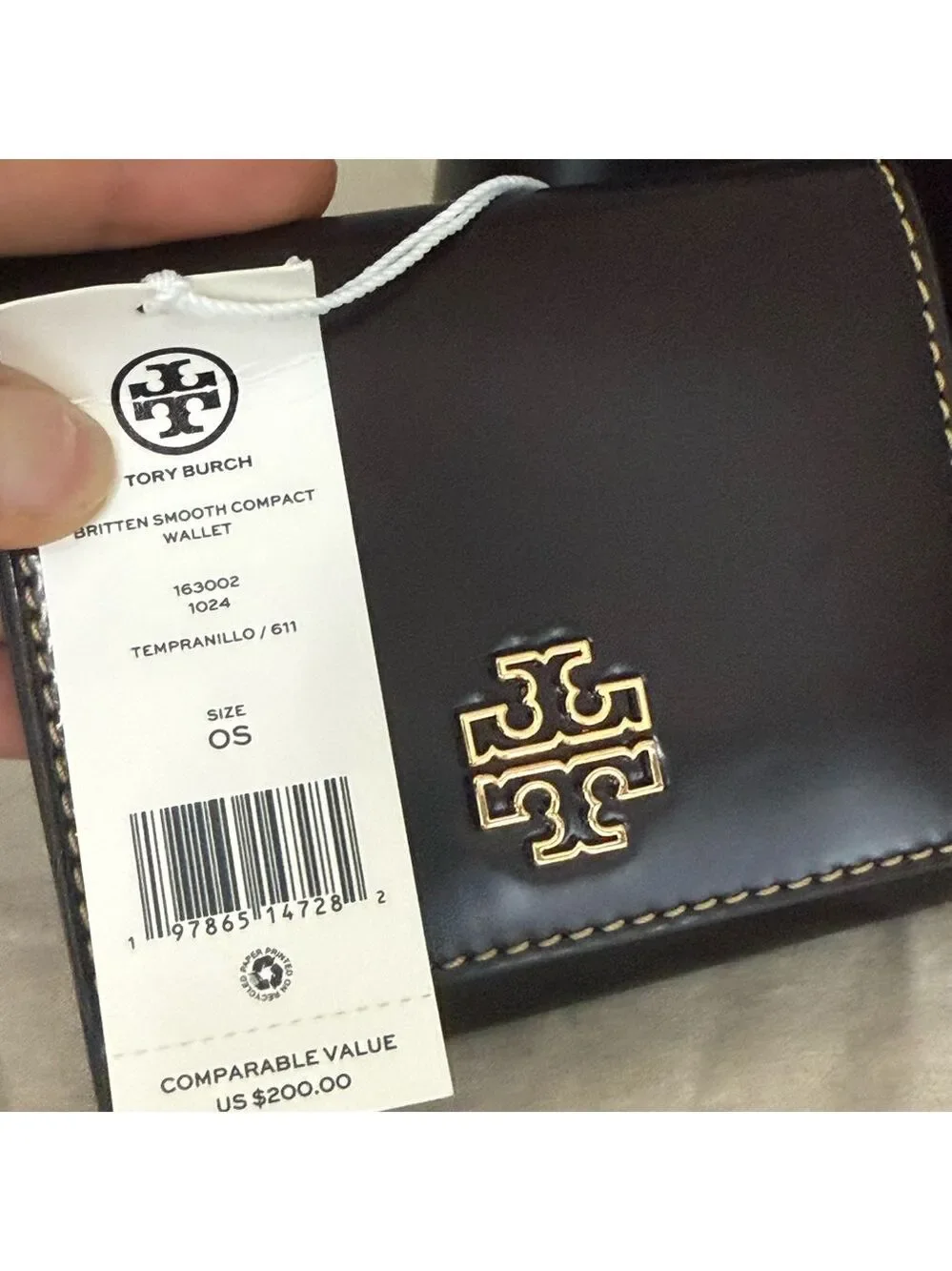 New tory burch BRITTEN SMOOTH COMPACT WALLET TEMPRANILLO